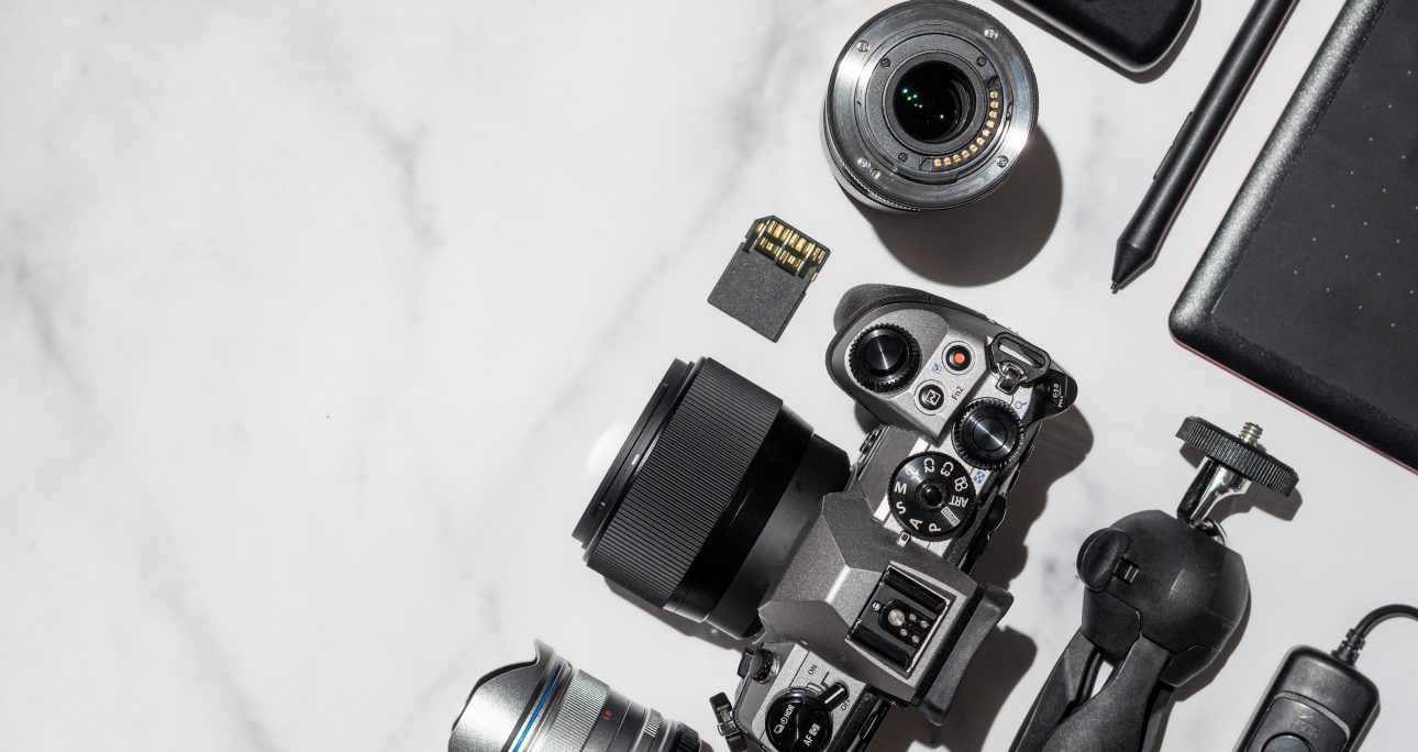 5 Gear Bag Essentials Every Photographer Needs (That Aren’t Lenses)