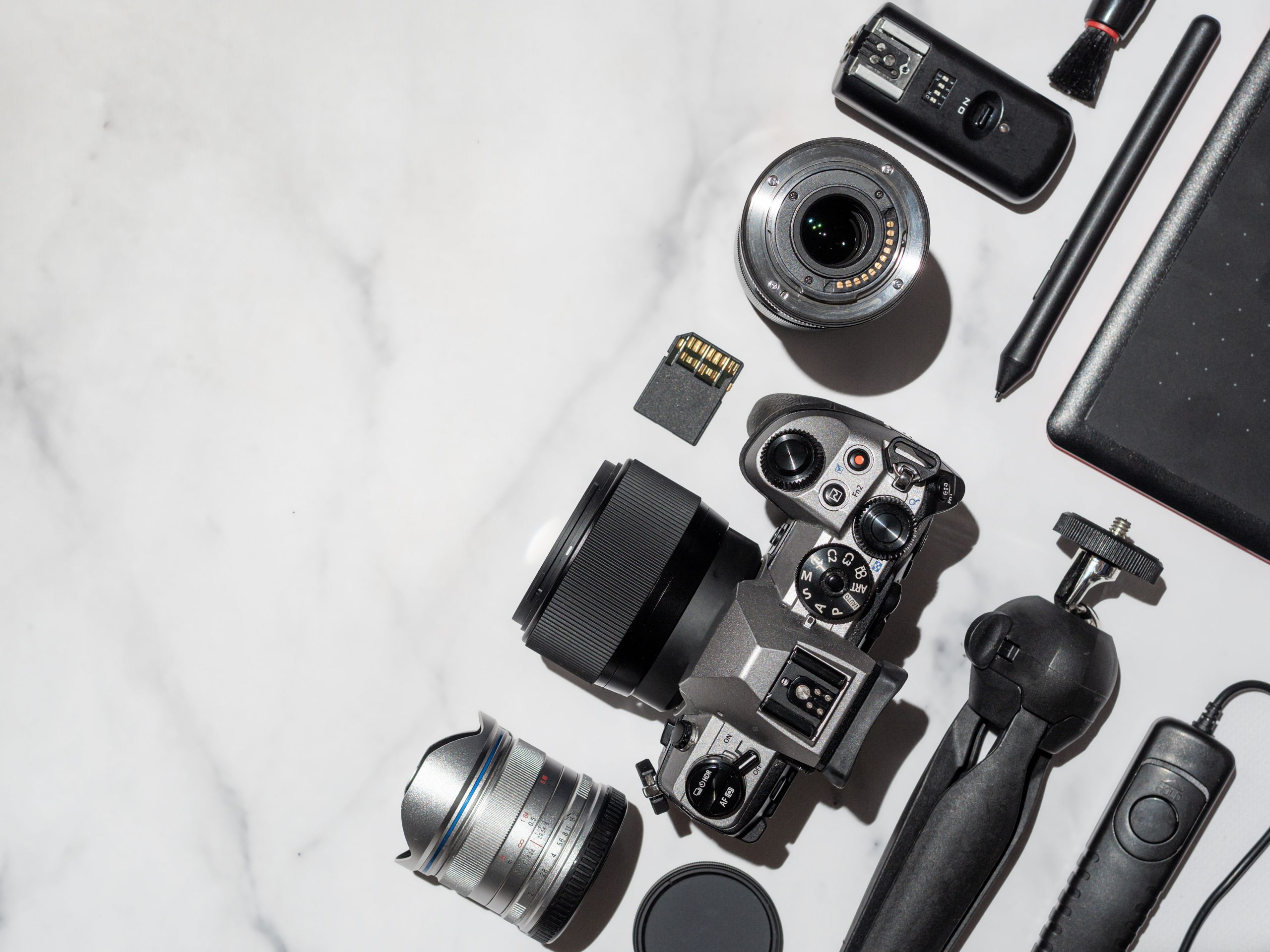 5 Gear Bag Essentials Every Photographer Needs (That Aren’t Lenses)